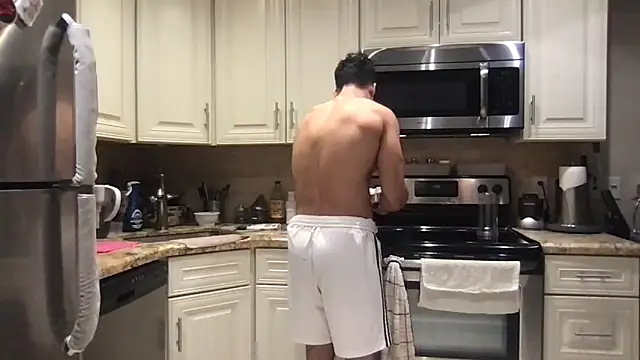 Snapshot of BigGuyMuscle chatting on February 2026 11:32:02 AM BigGuyMuscle online show from February 2026 11:32:02 AM