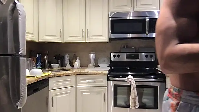 Snapshot of BigGuyMuscle chatting on February 2026 07:56:02 PM BigGuyMuscle online show from February 2026 07:56:02 PM