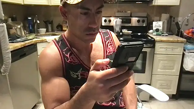 Snapshot of BigGuyMuscle chatting on March 2026 11:45:02 PM BigGuyMuscle online show from March 2026 11:45:02 PM