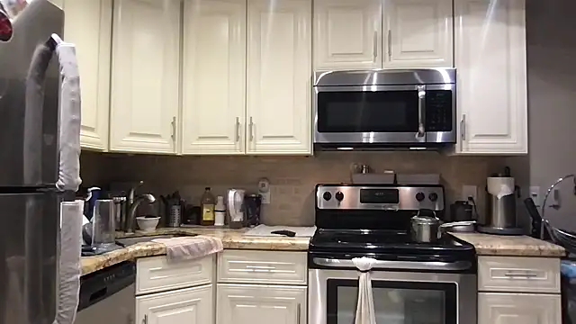 Snapshot of BigGuyMuscle chatting on March 2026 02:18:01 AM BigGuyMuscle online show from March 2026 02:18:01 AM