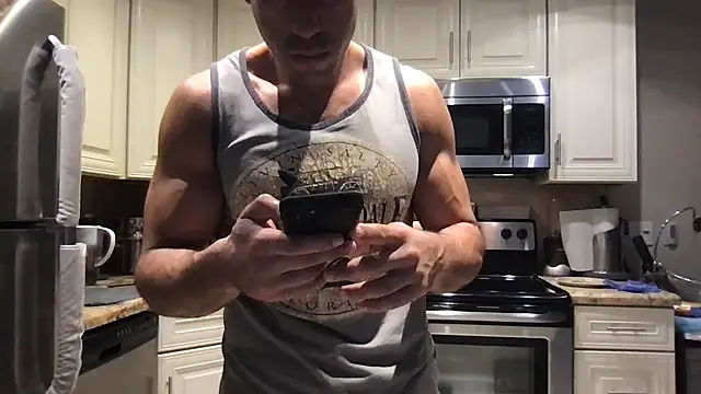 Snapshot of BigGuyMuscle chatting on March 2026 07:09:01 PM BigGuyMuscle online show from March 2026 07:09:01 PM