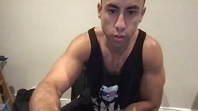 Snapshot of BigGuyMuscle chatting on March 2026 10:24:02 PM BigGuyMuscle online show from March 2026 10:24:02 PM