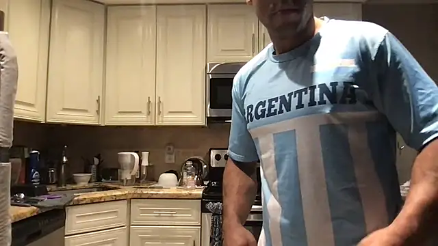 Snapshot of BigGuyMuscle chatting on March 2026 08:54:01 PM BigGuyMuscle online show from March 2026 08:54:01 PM