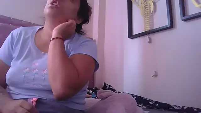 annarose19 online show from October 2025 07:47:02 PM