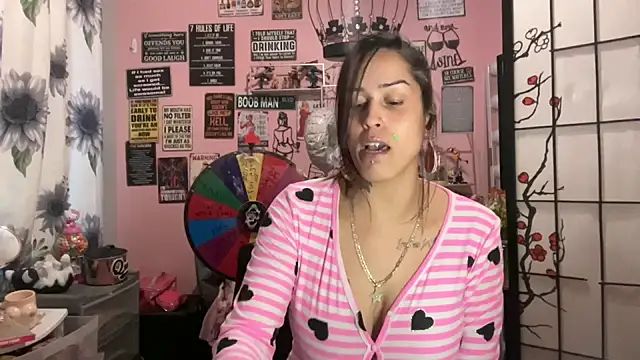 latinacubana online show from January 2025 10:41:01 PM