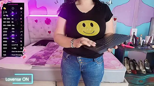 Zaly mature online show from June 2026 11:40:01 PM