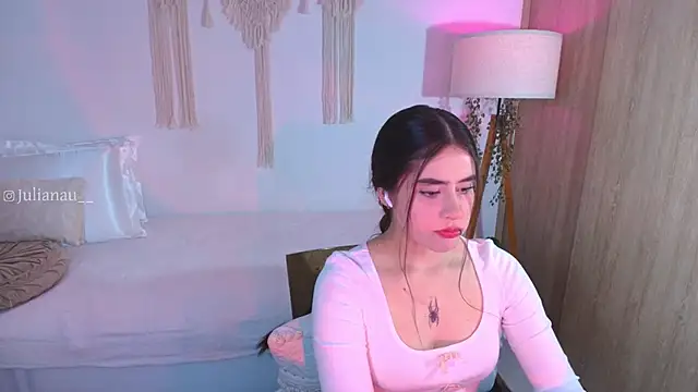 iriswest  online show from November 2025 11:32:02 PM