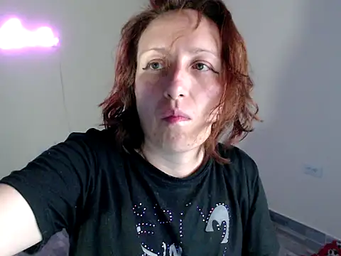 kittykalor09 online show from April 2026 10:37:01 PM