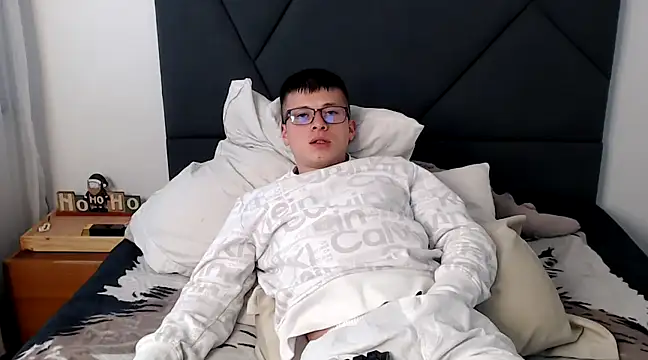 Snapshot of MathewCollin chatting on February 2025 03:27:02 PM MathewCollin online show from February 2025 03:27:02 PM