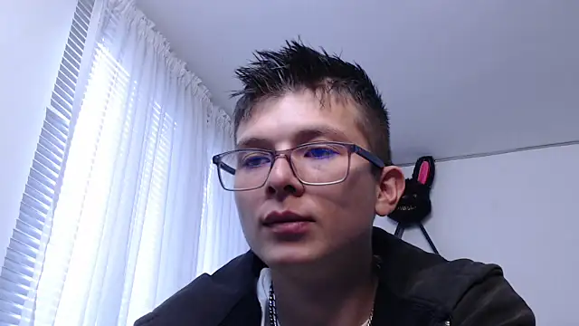 Snapshot of MathewCollin chatting on March 2025 08:35:02 PM MathewCollin online show from March 2025 08:35:02 PM