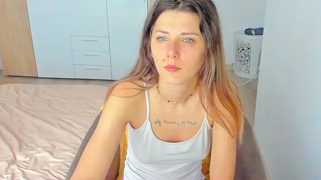 Snapshot of marie_marie03 chatting on April 2026 05:54:01 AM marie marie03 online show from April 2026 05:54:01 AM