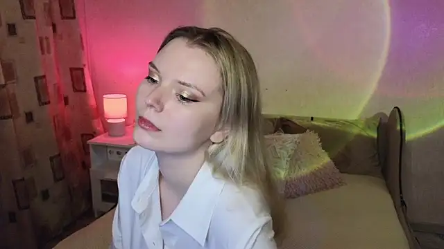 Vivian Davis online show from December 2025 06:25:01 PM