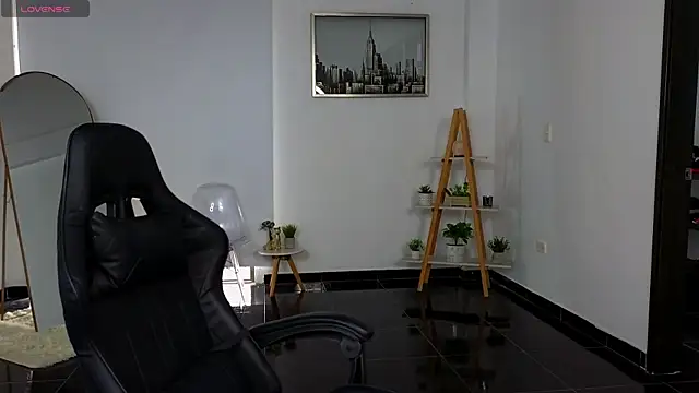 bella  adams online show from September 2025 09:15:01 PM