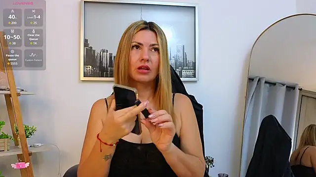 bella  adams online show from November 2025 09:54:02 AM