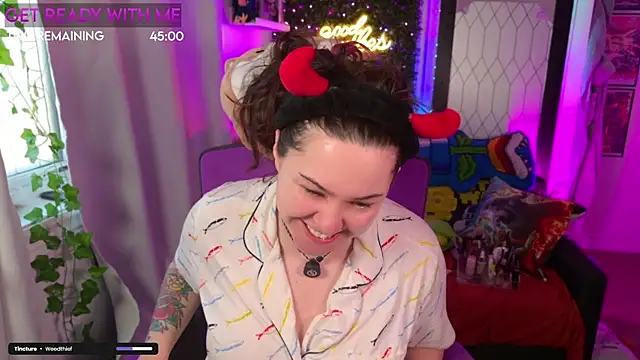 JennKenobi online show from June 2026 01:24:02 PM