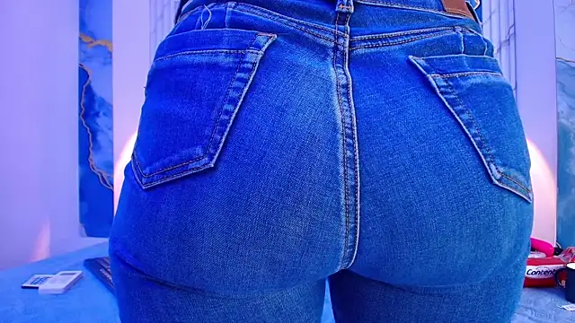 lorrayne  online show from October 2025 12:06:01 PM