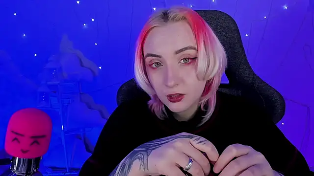 AsheLucker online show from February 2025 05:17:02 PM