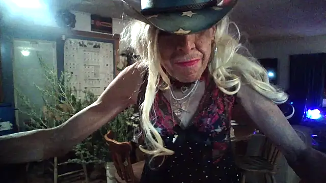 CROSSCOUNTRY1 online show from November 2025 01:00:01 AM