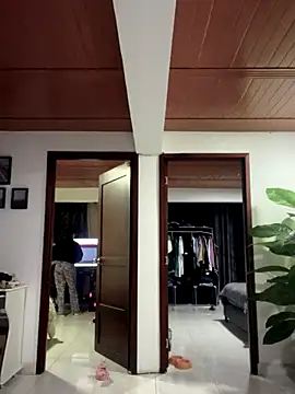 Ambar pe  online show from November 2025 02:14:01 AM