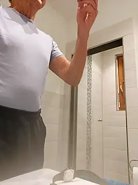 Einhorn527 online show from October 2025 05:02:02 PM