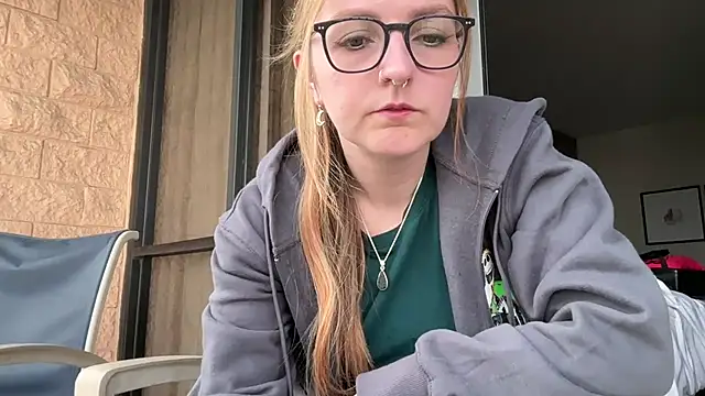 Snapshot of short_sweetpea chatting on September 2025 06:08:02 PM short sweetpea online show from September 2025 06:08:02 PM