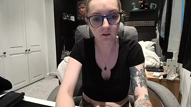 Snapshot of short_sweetpea chatting on September 2025 05:59:01 PM short sweetpea online show from September 2025 05:59:01 PM