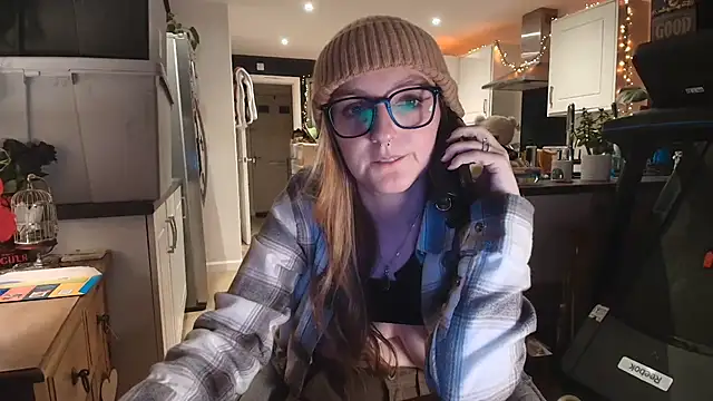 Snapshot of short_sweetpea chatting on October 2025 07:02:01 PM short sweetpea online show from October 2025 07:02:01 PM