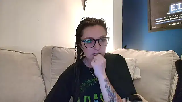 Snapshot of short_sweetpea chatting on November 2025 06:40:02 PM short sweetpea online show from November 2025 06:40:02 PM