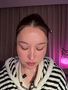 Snapshot of sphynx-_- chatting on November 2025 03:03:02 PM sphynx- - online show from November 2025 03:03:02 PM