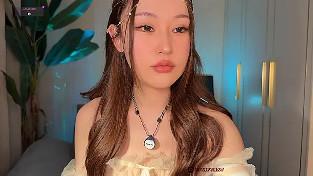 Snapshot of sphynx-_- chatting on January 2026 11:37:02 AM sphynx- - online show from January 2026 11:37:02 AM