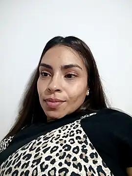 Ivanna2 online show from December 2025 01:33:01 AM