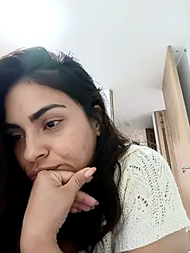 Snapshot of Ivanna2 chatting on May 2026 01:00:01 AM Ivanna2 online show from May 2026 01:00:01 AM