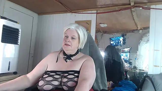 Snapshot of sexychazza16 chatting on September 2025 07:06:02 PM sexychazza16 online show from September 2025 07:06:02 PM