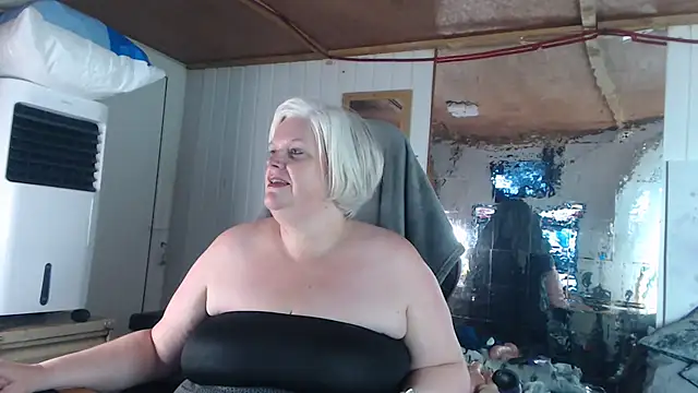 sexychazza16 online show from October 2025 08:09:02 PM