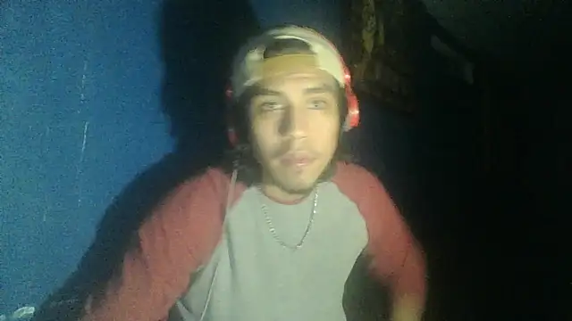 Snapshot of AlexAlejandro13 chatting on October 2025 06:44:01 AM AlexAlejandro13 online show from October 2025 06:44:01 AM