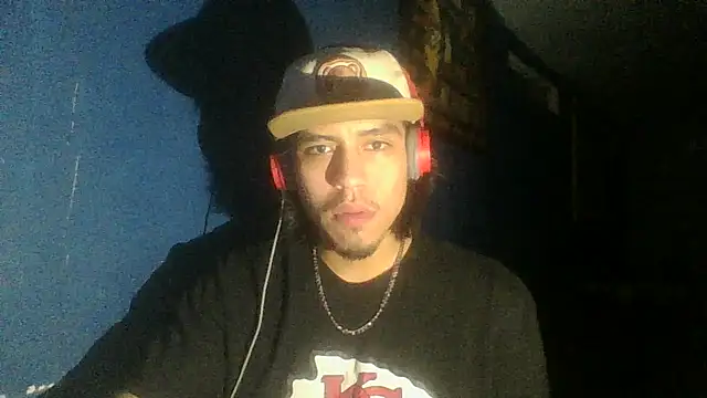 Snapshot of AlexAlejandro13 chatting on October 2025 07:09:02 AM AlexAlejandro13 online show from October 2025 07:09:02 AM