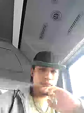 AlexAlejandro13 online show from November 2025 09:57:02 PM