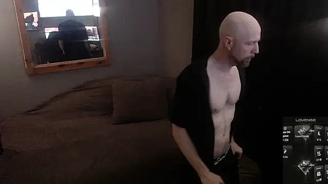 Snapshot of MaxRouger chatting on March 2026 05:13:01 AM MaxRouger online show from March 2026 05:13:01 AM