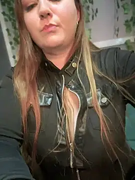 CandyShoopp online show from January 2025 07:31:01 PM