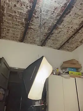 Alicbranca online show from November 2025 12:35:01 AM