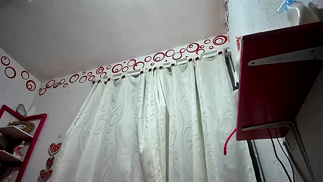 Snapshot of Dulce_Maria05 chatting on December 2024 08:21:02 PM Dulce Maria05 online show from December 2024 08:21:02 PM