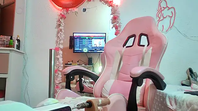 Snapshot of Dulce_Maria05 chatting on December 2024 12:54:01 AM Dulce Maria05 online show from December 2024 12:54:01 AM