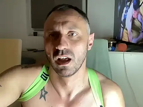 Snapshot of alekandrobg chatting on September 2025 10:03:02 PM alekandrobg online show from September 2025 10:03:02 PM