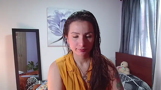 vanessabrown  online show from February 2025 03:39:02 PM