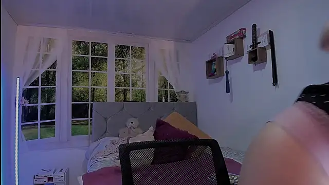 vanessabrown  online show from March 2026 02:18:01 PM