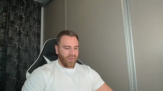 Thori92 online show from November 2025 06:21:01 PM