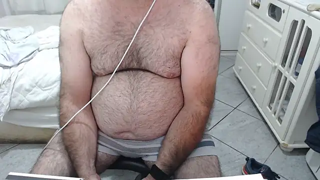 MysterBearMG online show from November 2025 11:47:02 PM