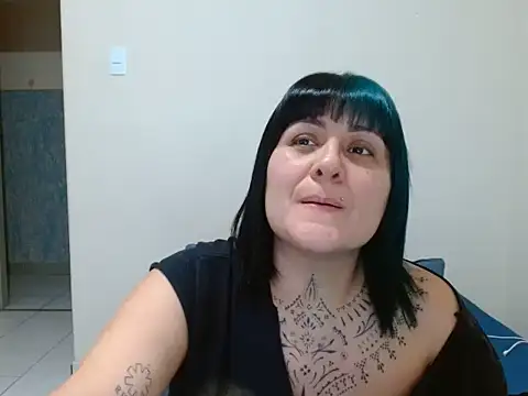 Snapshot of vaholiver chatting on July 2026 08:22:02 PM vaholiver online show from July 2026 08:22:02 PM