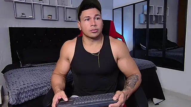 tyler hank01 online show from September 2025 10:10:01 PM