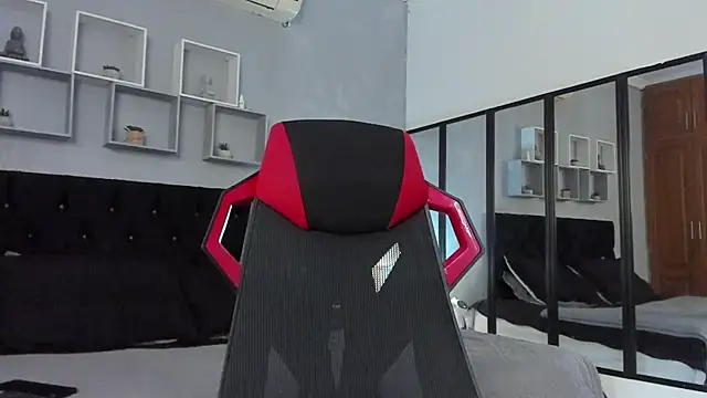 tyler hank01 online show from October 2025 05:08:01 PM